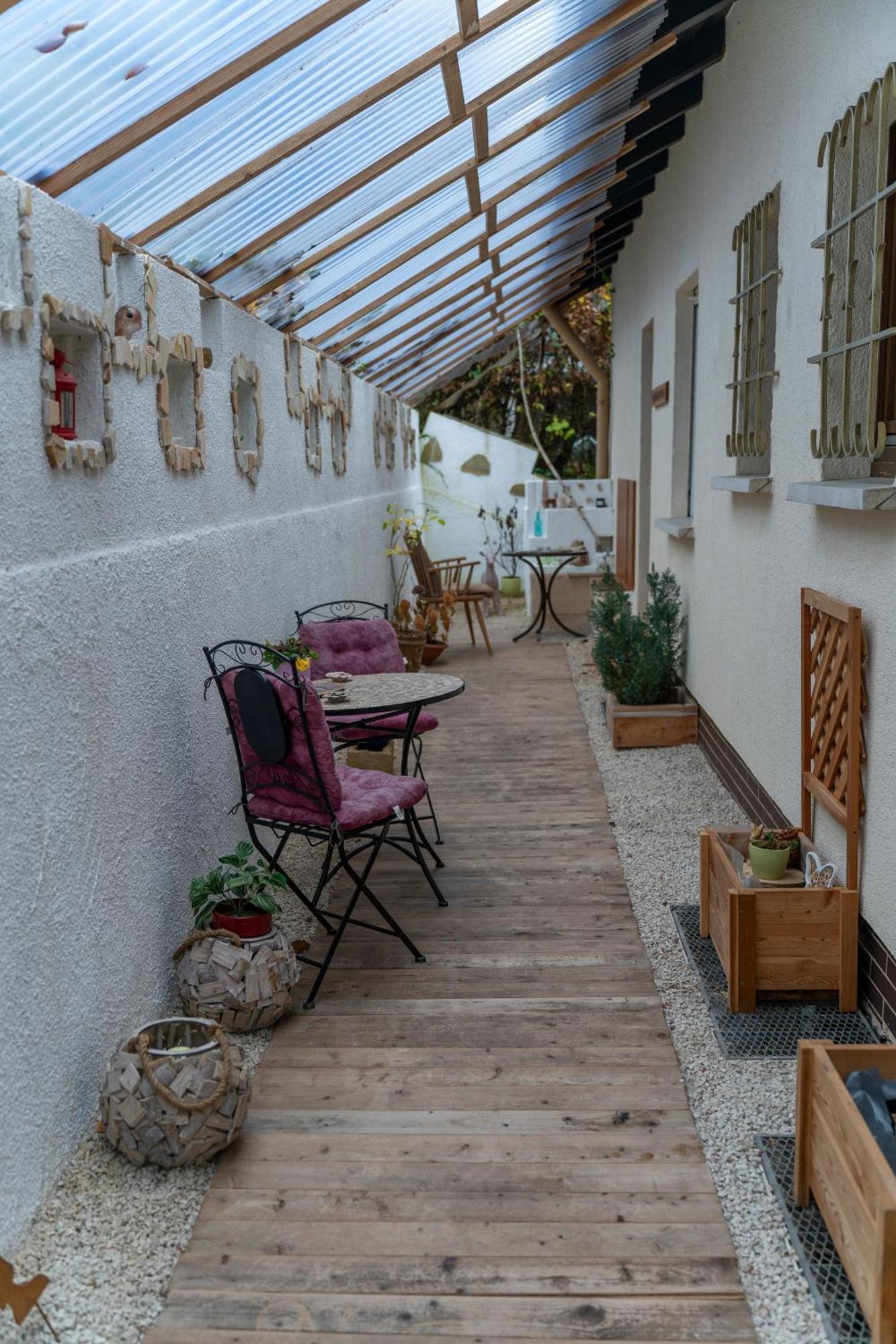 Marburg Apartment Pfiffige Luisa In Ruhiger Waldrandlage Mit Balkon Und Wintergarten Экстерьер фото